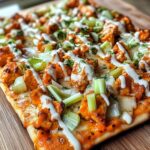Einfaches Buffalo Chicken Fladenbrot (Kelsey Kunik, RDN)