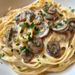 Cremige Pasta mit Champignons und Kräutersauce
