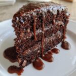 Dreifacher Schokoladen-Fudge-Kuchen