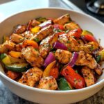 Gebratenes Gemüse mit Hähnchen und Honig-Senf-Dressing