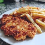 Knuspriges Hähnchenfilet mit Parmesan-Pommes