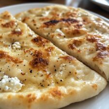 5-Minuten-Hüttenkäse-Fladenbrot: Mega fluffig & unfassbar einfach
