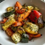 Geröstetes Gemüse mit Olivenöl und Kräutern