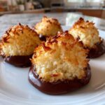 Kokosmakronen Rezept mit Schokoboden für extra Aroma.
