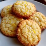 Plätzchen Rezept für Zitronenplätzchen mit frischer Zitronenschale.