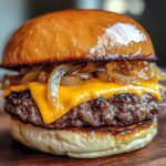 Rinderburger mit Käse und karamellisierten Zwiebeln