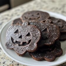 Schokoladen-Kürbis-Ausstechkekse: Süße Halloween-Verführung in 15 Min