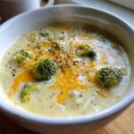 Brokkoli-Cheddar-Kartoffelsuppe