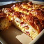 Frühstücksauflauf mit Croissant-Teig