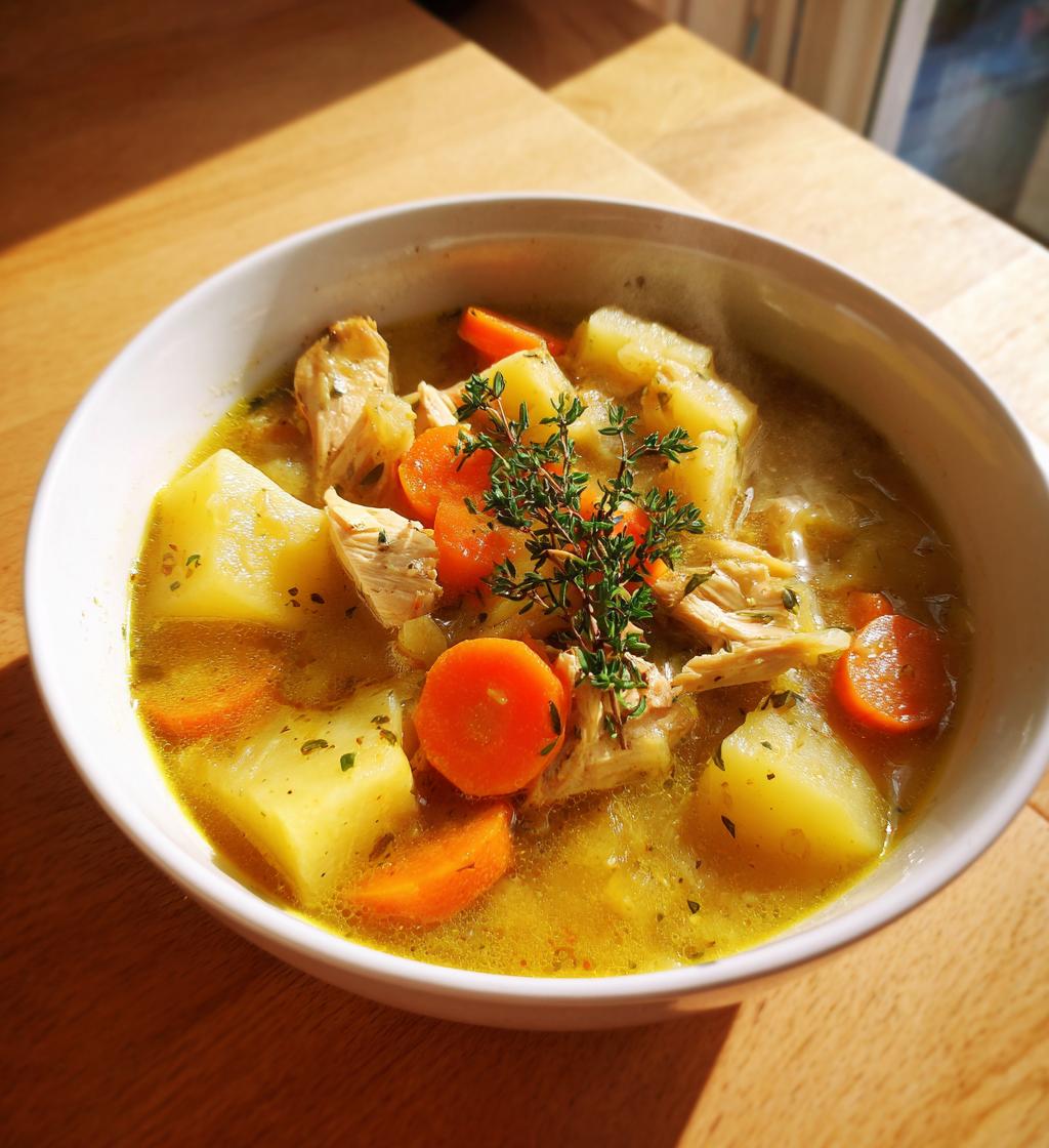 Hähnchen-Kartoffel-Suppe