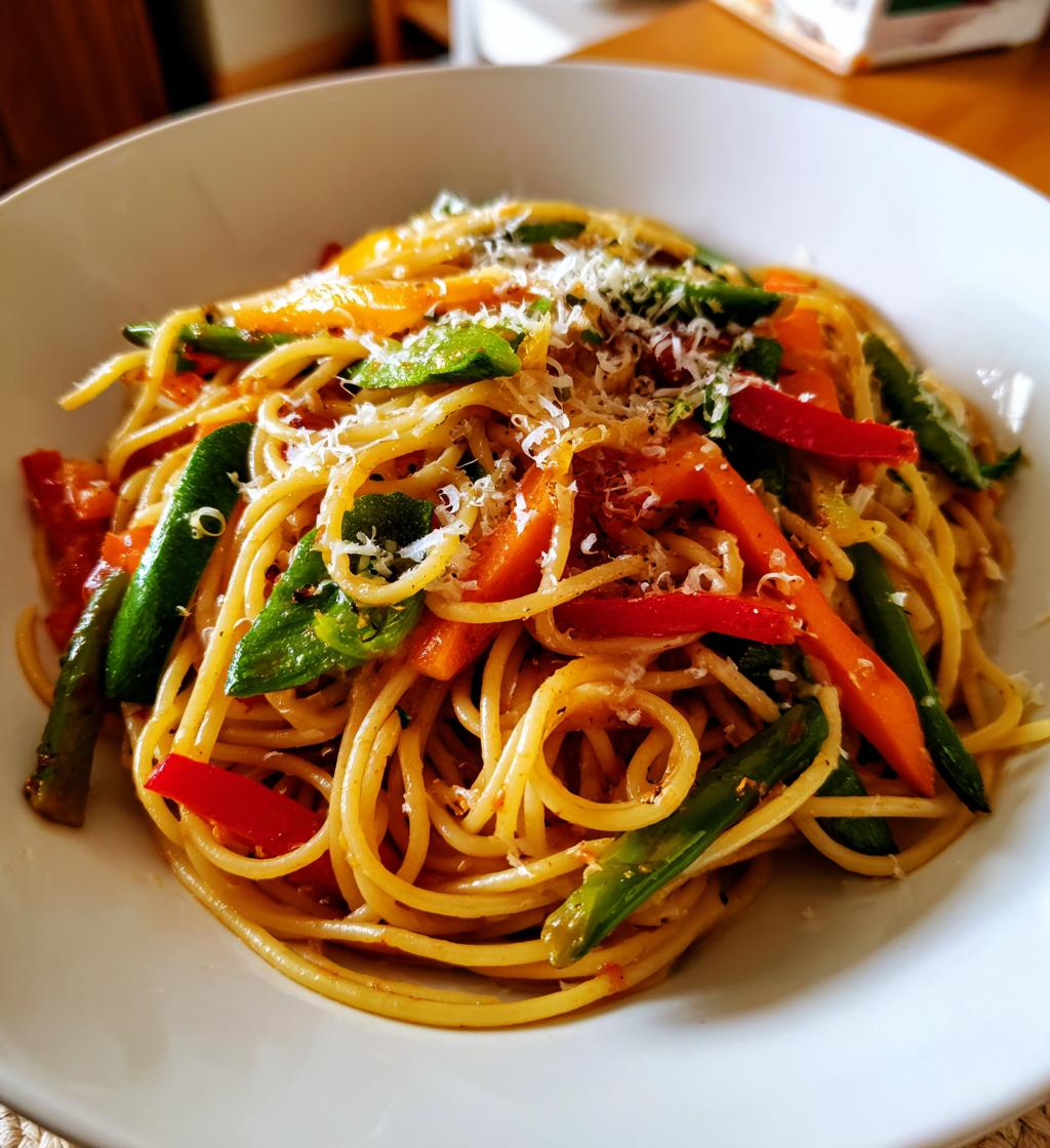 Frühlings Pasta mit Gemüse
