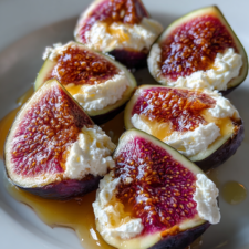 frische feigen rezepte: köstliche Feigen mit Ziegenkäse und Honig